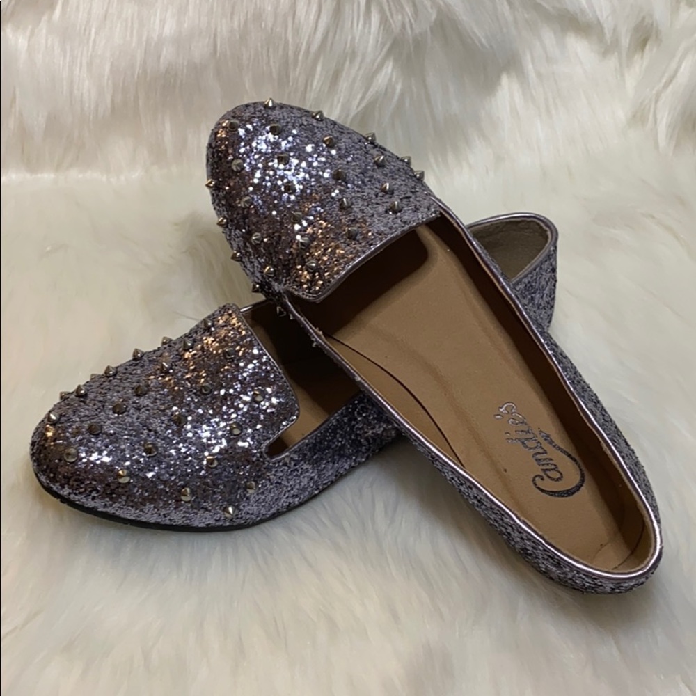 Candie’s Silver Sparkle Womens Flats W Studs Sz 7M